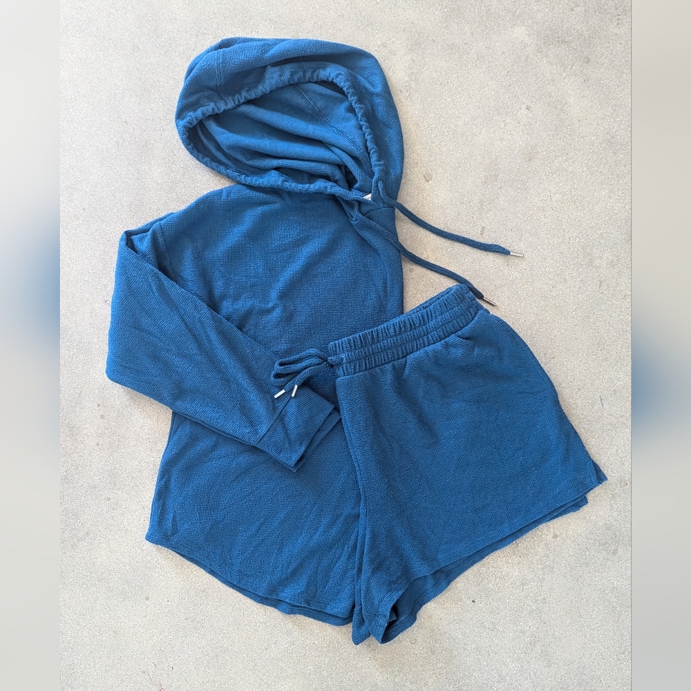 ❤️ Victoria's secret waffle weave PJ set Long sleeve hoodie drawstring shorts